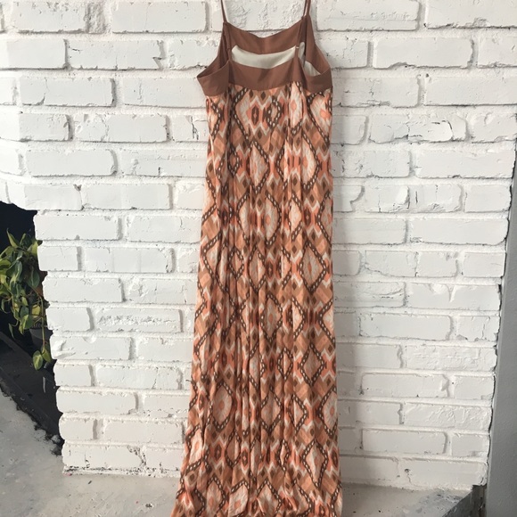Xhilaration Coral and pale tan geometric maxi - Picture 2 of 4